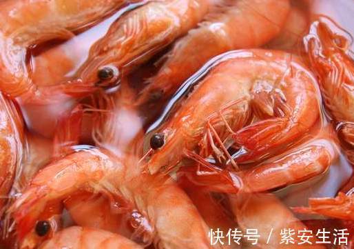 肉嫩|不管煮活虾还是冻虾，掌握3个小技巧，煮出来鲜香肉嫩无腥味