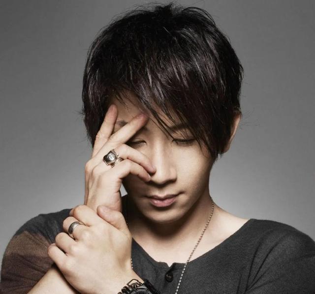 何晃杰|从“家喻户晓”再到“跌落神坛”,刘谦都做了哪些荒唐事?