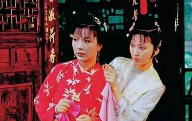 贾宝玉@除了嘲讽林黛玉,史湘云私下还做这件丑事,贾母再不敢接她进贾府