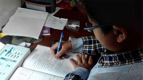 抽屉|看了日本主妇的卫生间打扫,才知道20多年来我根本不懂打扫