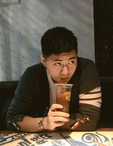 |搞笑GIF趣图:锤子,我也是有想法的,我就想砸那一个