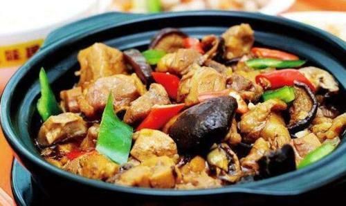 黄焖鸡|身边最普通、最家常的菜,家家户户一年四季都在吃,味美飘香