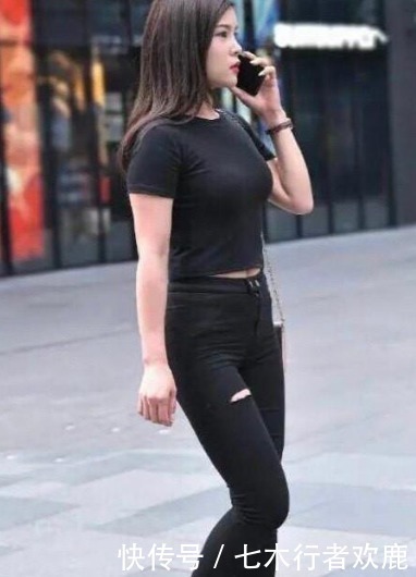 凸显|牛仔裤适合各种搭配,凸显女性时尚甜美的气质