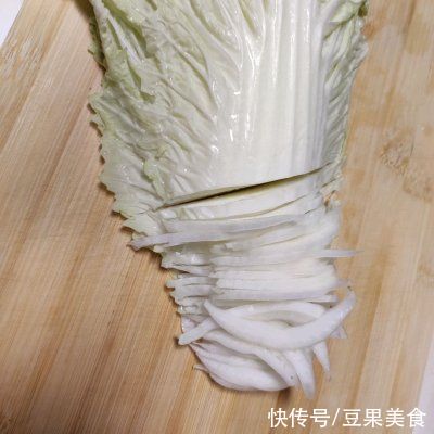 番茄|第一次做番茄大白菜汤就一致好评,从此做菜就有了自信