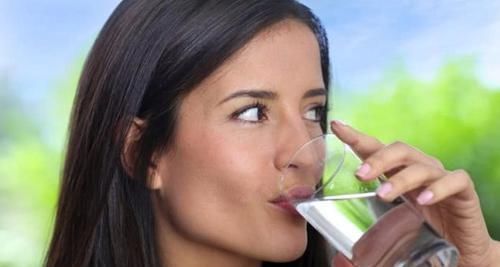 大便|为何便秘者越来越多,消化内科医生4种习惯是祸根,一定要改正