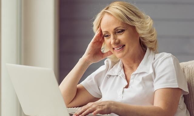 睡眠质量|女人45岁后，身体若有四大变化，或许是绝经在向你“打招呼”