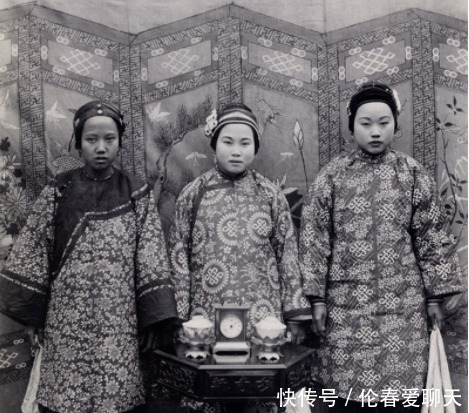 抹额|老照片:清朝女子为什么额头包“抹额”,因为发际线太高吗