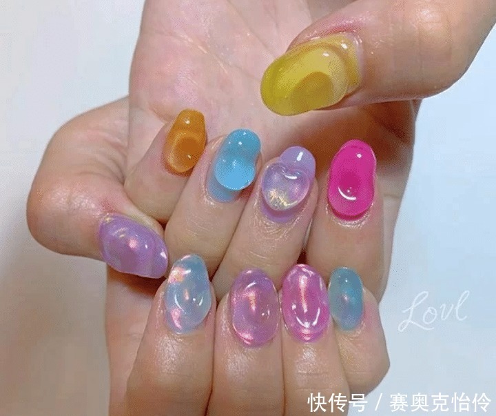 温柔可爱的果冻感美甲，拿图去做！