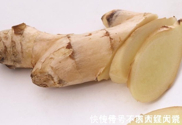 活血通络|10个人9个腰痛,生姜加此物一起配,活血通络,腰不痛手不麻!