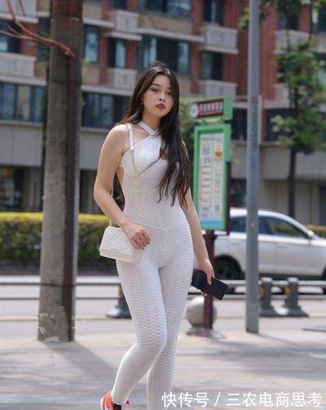 穿搭 洋气精致的瑜伽裤穿搭十分衬气质,配出雍容的气质,活泼俏皮!