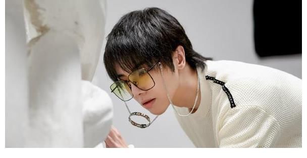 华晨宇针对毛不易?是因为毛不易捡漏华晨宇资源,还是团队瞎操作