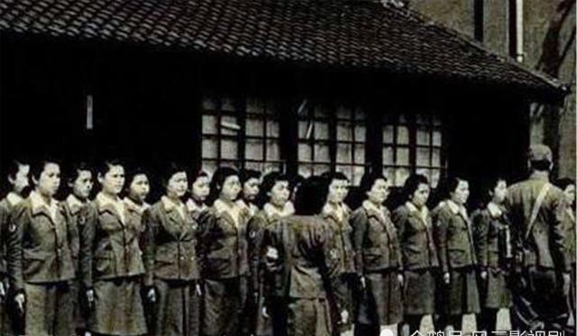 日本战败投降后,苏联俘虏了1万名年轻女兵,