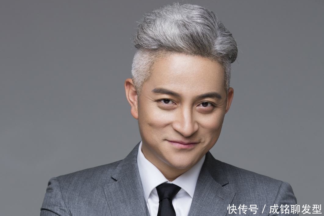 中老年男士白发越来越多，但染发的人越来越少，三个细节解读原因