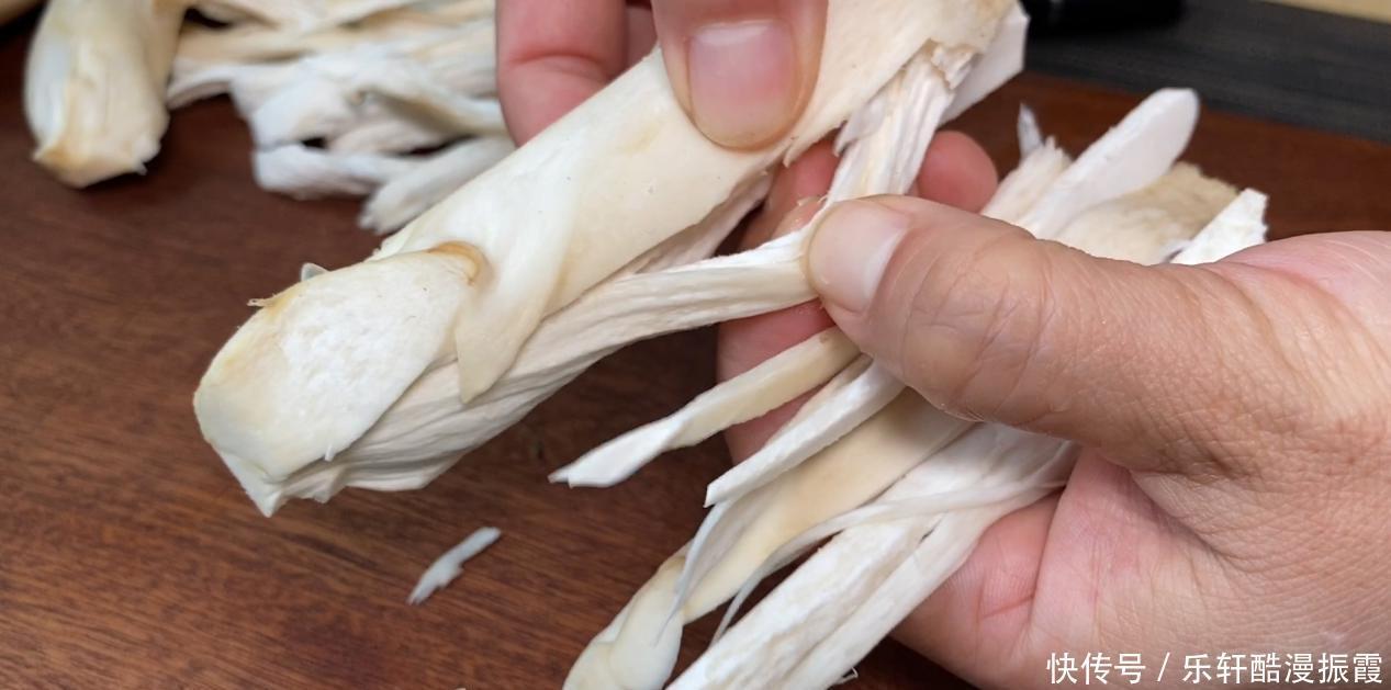 杏鲍菇这样做就是好吃,宁愿不吃肉也不能错过,一天三顿吃不够