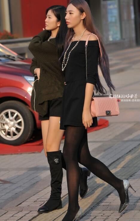 小蛮腰|路人街拍：身材圆润的小姐姐，简约而不简单，哪一位最美