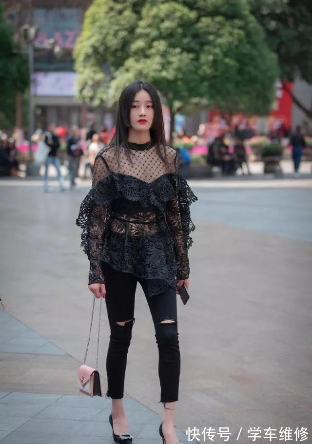 毛衣 针织毛衣开衫搭配九分牛仔裤，自信优雅，温婉大方！