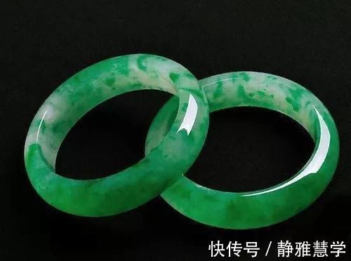 手腕|翡翠手镯是女士腕上漂亮的风景线,给人带来美丽和气质!