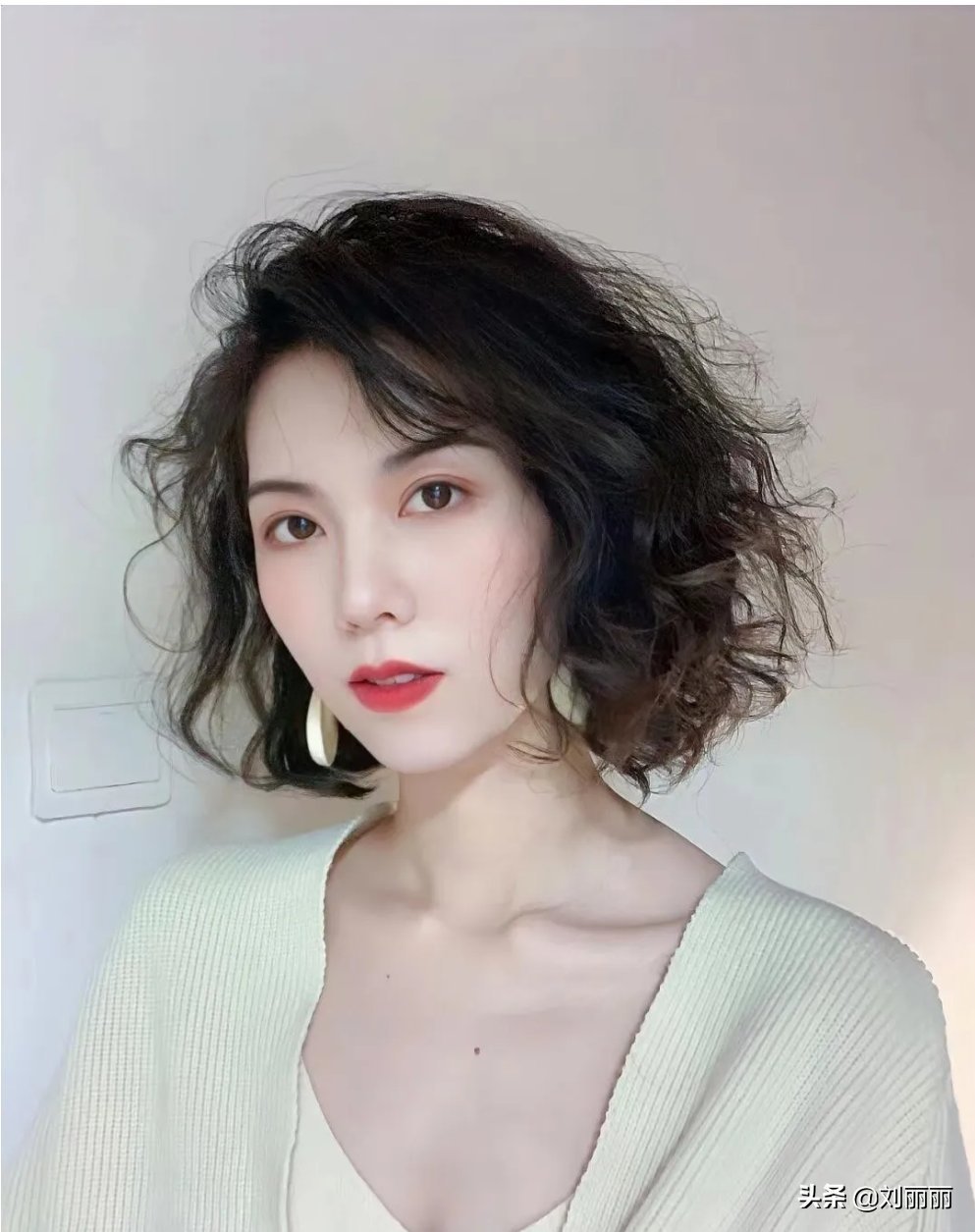 发根 别再剪过时的发型了,这才是当下流行的发型,长短都能美出新花样