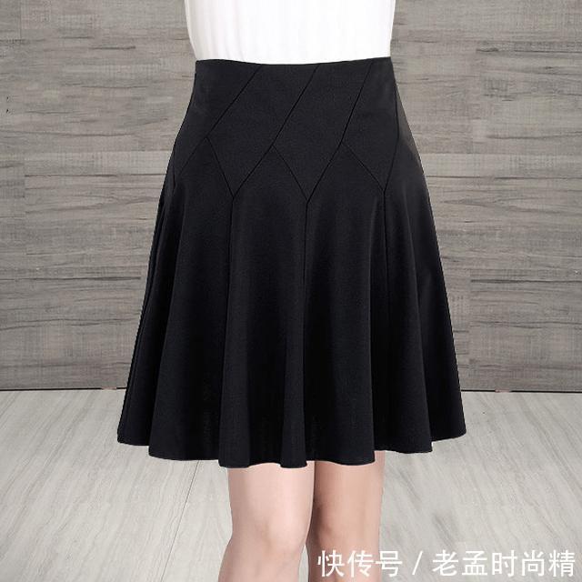 格子 春季最百搭的A字短裙,遮肉又显瘦,胖瘦MM都能穿