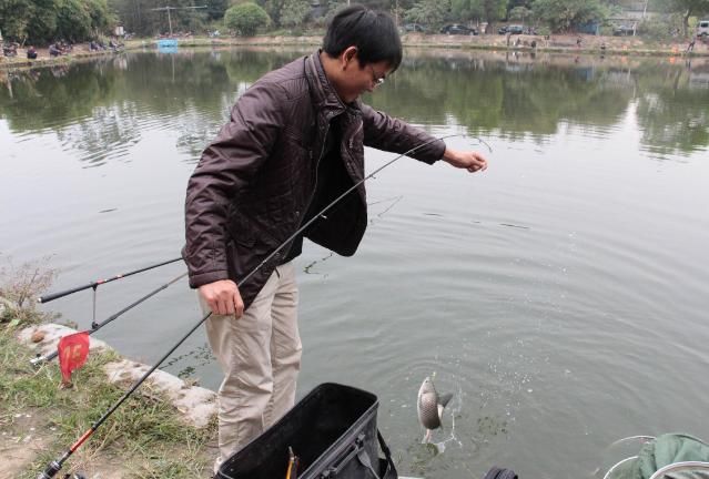 冬季无论在哪钓，只要按这所说的寻找鱼群，上鱼速度那叫一个快