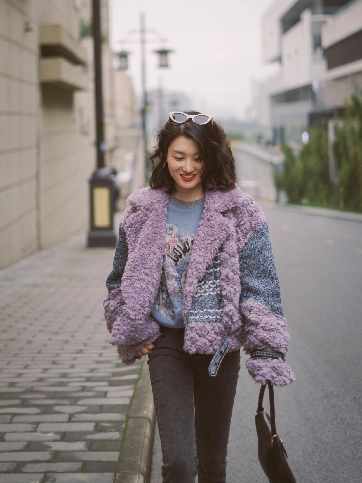 搭配|今年火了一种单品叫“颗粒绒外套”,软糯舒适又保暖,洋气百搭