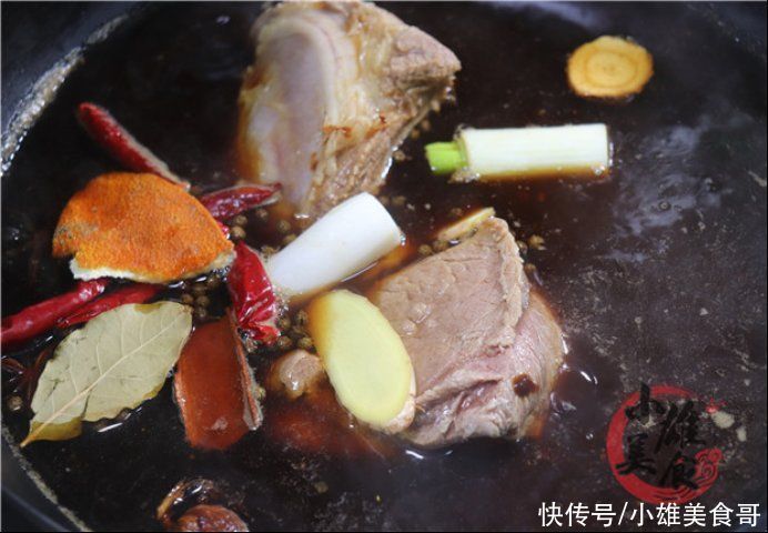  20年秘制卤牛肉，原来配方这么简单，酱香浓郁又紧致，切不散?