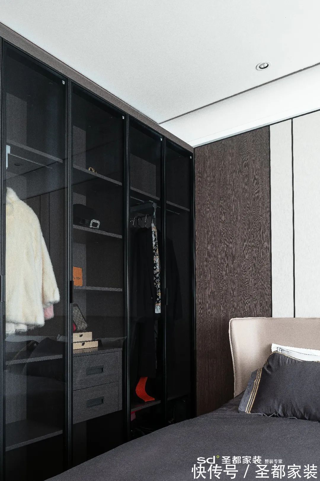 容量|【实用干货】衣柜这样设计，容量翻两番，轻松应对换季收纳