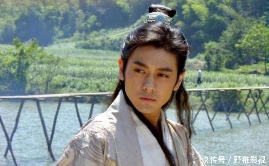 打狗棒法|天龙八部:为啥乔峰都自尽了,洪七公还会降龙十八掌和打狗棒法?