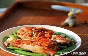 美食推荐:香辣手撕羊拐、苦瓜玉米粑、剁椒蒸鸡腿制作方法