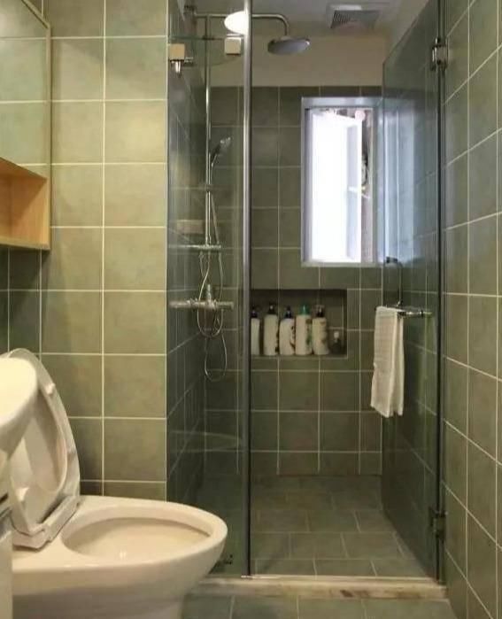 装修|师傅在卫生间砌了半堵墙,邻居看后竟赖着不走,非要师傅去她家装