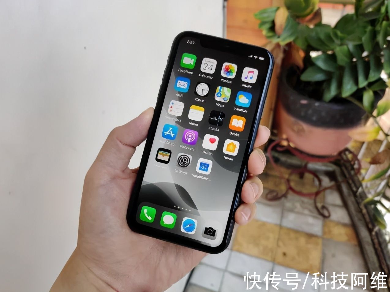 iphone|从5499元跌至3799元，iPhone13发布在即，旧款苹果手机重回低价