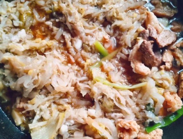 开胃|酸菜炖肉直接下锅?难怪又苦又难吃,教你正确做法,鲜香更开胃
