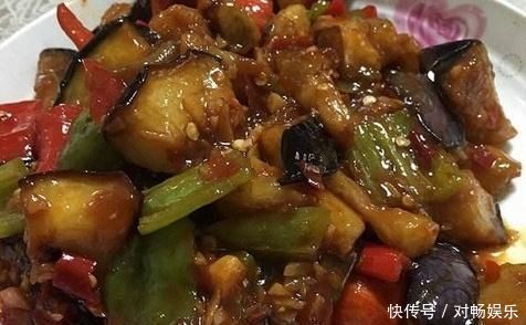 在家做红烧茄子,学会这个小技巧,茄子不油腻,吃起来更入味