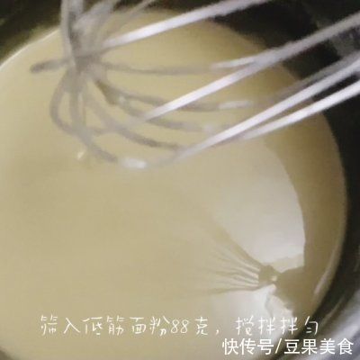 玉米油|纯手工打发的古早抖臀蛋糕，香浓绵密软到不知所措