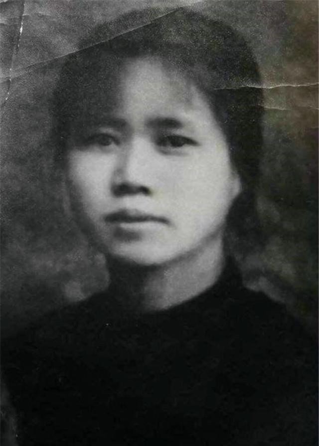  胡适|胡适痴情红颜曹诚英：晚年财产全捐，只留与胡适往来物品一同埋葬