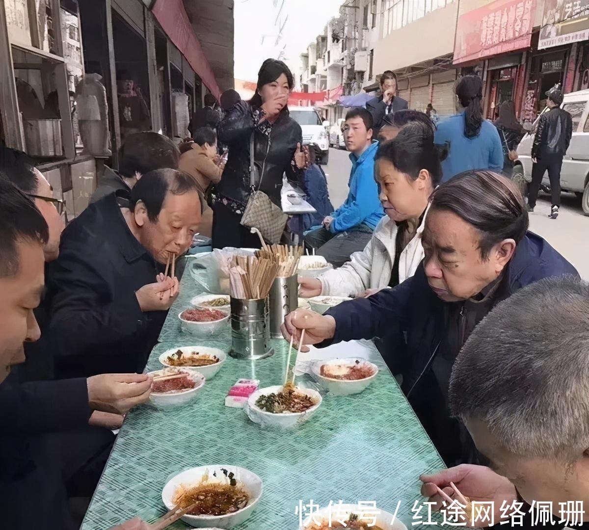 吝啬&贾平凹到底有多抠门？卖字从来不讲价，请客只吃猪痔疮！