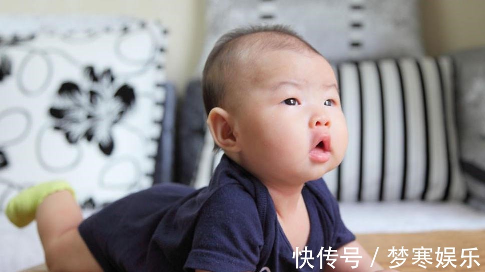 宝妈|你家6个月的宝宝,4个动作达标没?如果做不到当心“发育迟缓”