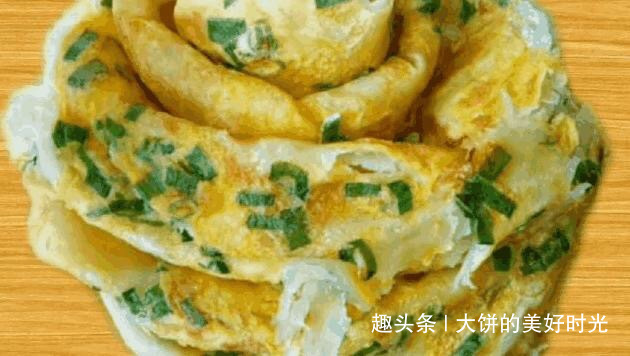 松软|鸡蛋饼教你如此做才能层层松软，孩子说第一次吃，鲜美营养，真香