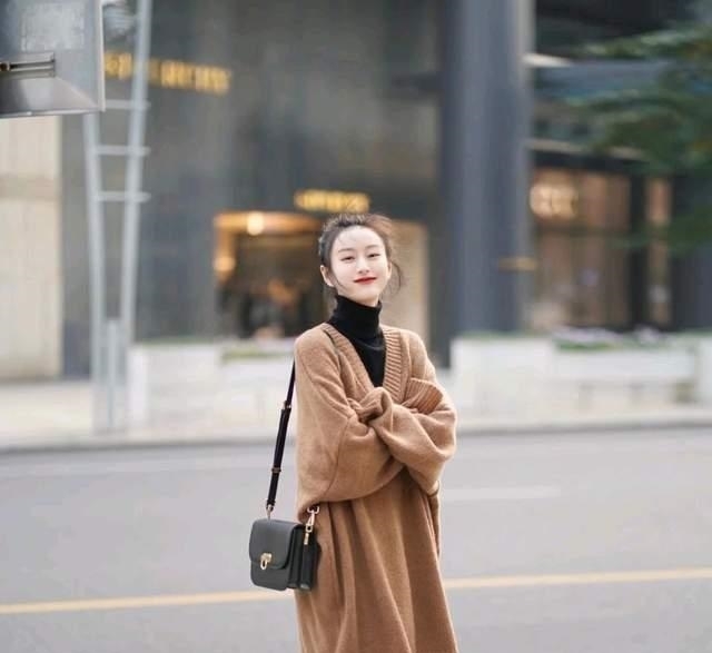 正确 这才是毛衣的正确穿搭,简单优雅又减龄,轻松穿出20岁的感觉