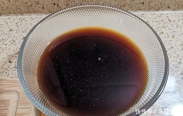 炒茄子时，8成人漏了这一步，厨师长教你这样做，不吸油又下饭！