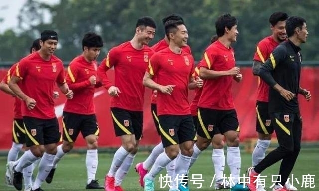 武磊|国脚离队第1人浮出水面,李霄鹏拍板定下出征名单,4大归化回归