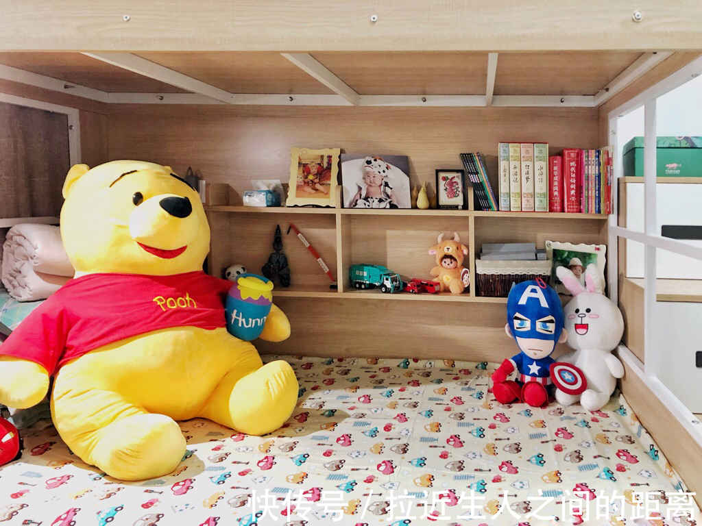 阳台上|单亲妈妈带着孩子住37平小家,沙发当床睡,卧室给孩子,太暖心!