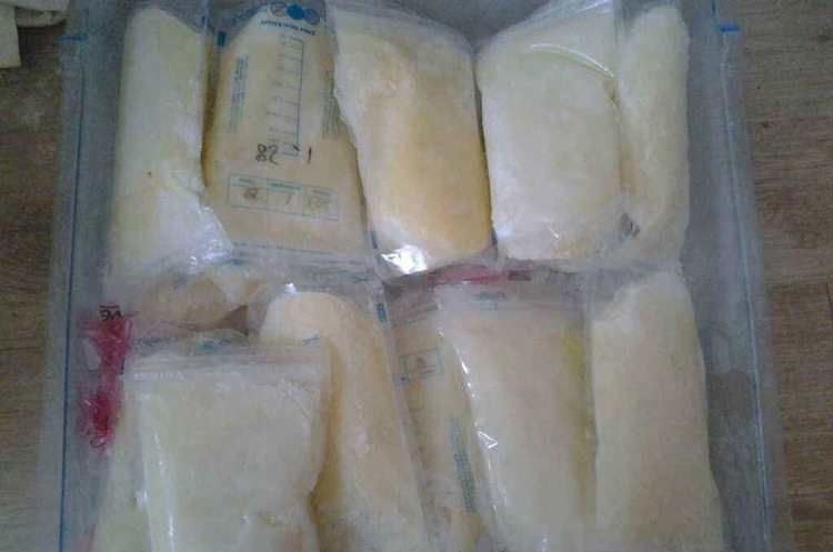 恩恩|“宁愿给孩子喝奶粉”闺蜜送来20袋母乳,宝妈笑着收下却转手扔掉