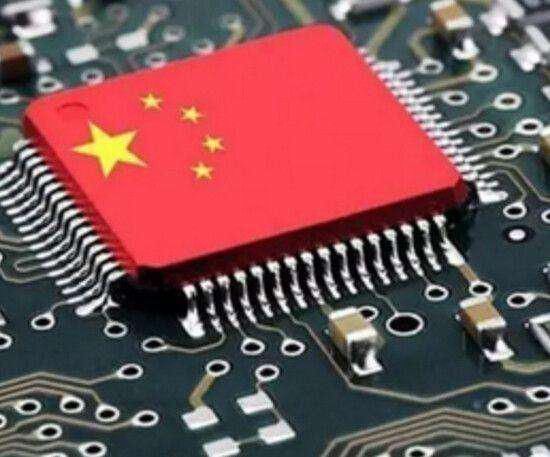 成功|美国开始着急了,84岁科学家成功研制中国芯,为国家省下数万亿