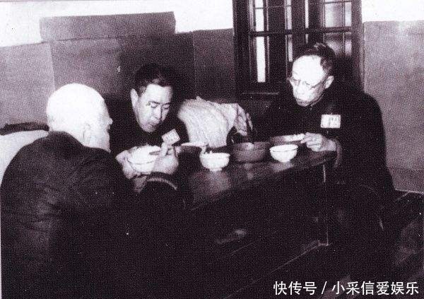 工作|郭沫若看溥仪没工作请他当助手,溥仪回答5个字,留下最后的尊严