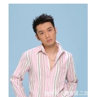 演艺圈|曾是央视主持人的他,频道改版被迫下岗,摇身一变进军演艺圈