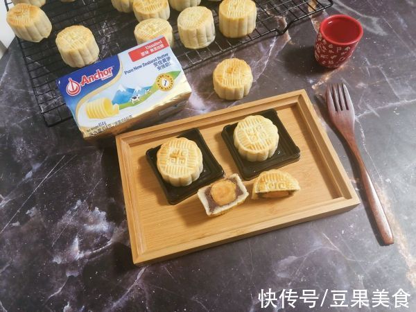 月饼|#“佳”节好滋味#莲蓉蛋黄月饼