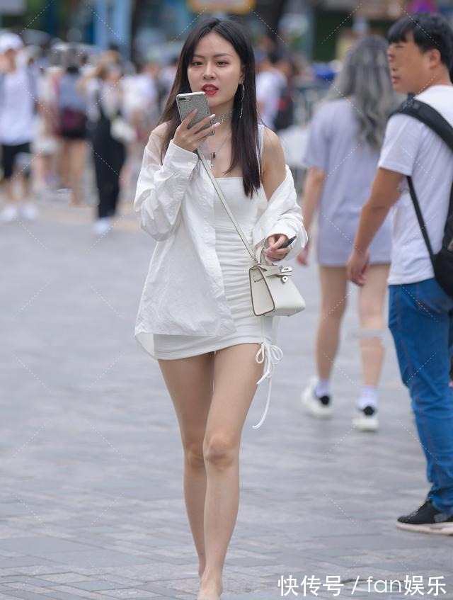 搭配|纯白网纱衬衣搭配抽绳褶皱裙，纯洁干净，优雅灵动的仙女风穿搭