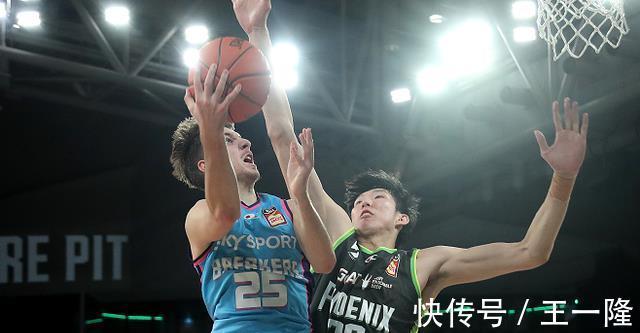 cb39分23板12帽！澳洲NBL級(jí)別比CBA高，為什么周琦表現(xiàn)卻更好？