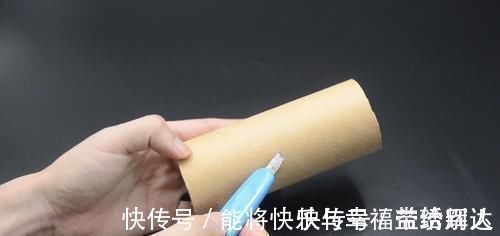 保鲜袋用完后的纸筒不要扔，原来放在家里特别实用，方法太赞了